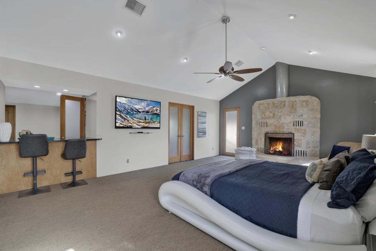406 Lodge-A: Hot-Tub & 2 Blks To Main St Fredericksburg Ngoại thất bức ảnh